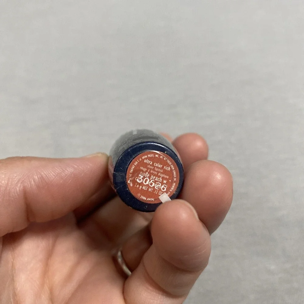 New AVON Ultra Color Rich NUDE PEACH‎ Lipstick